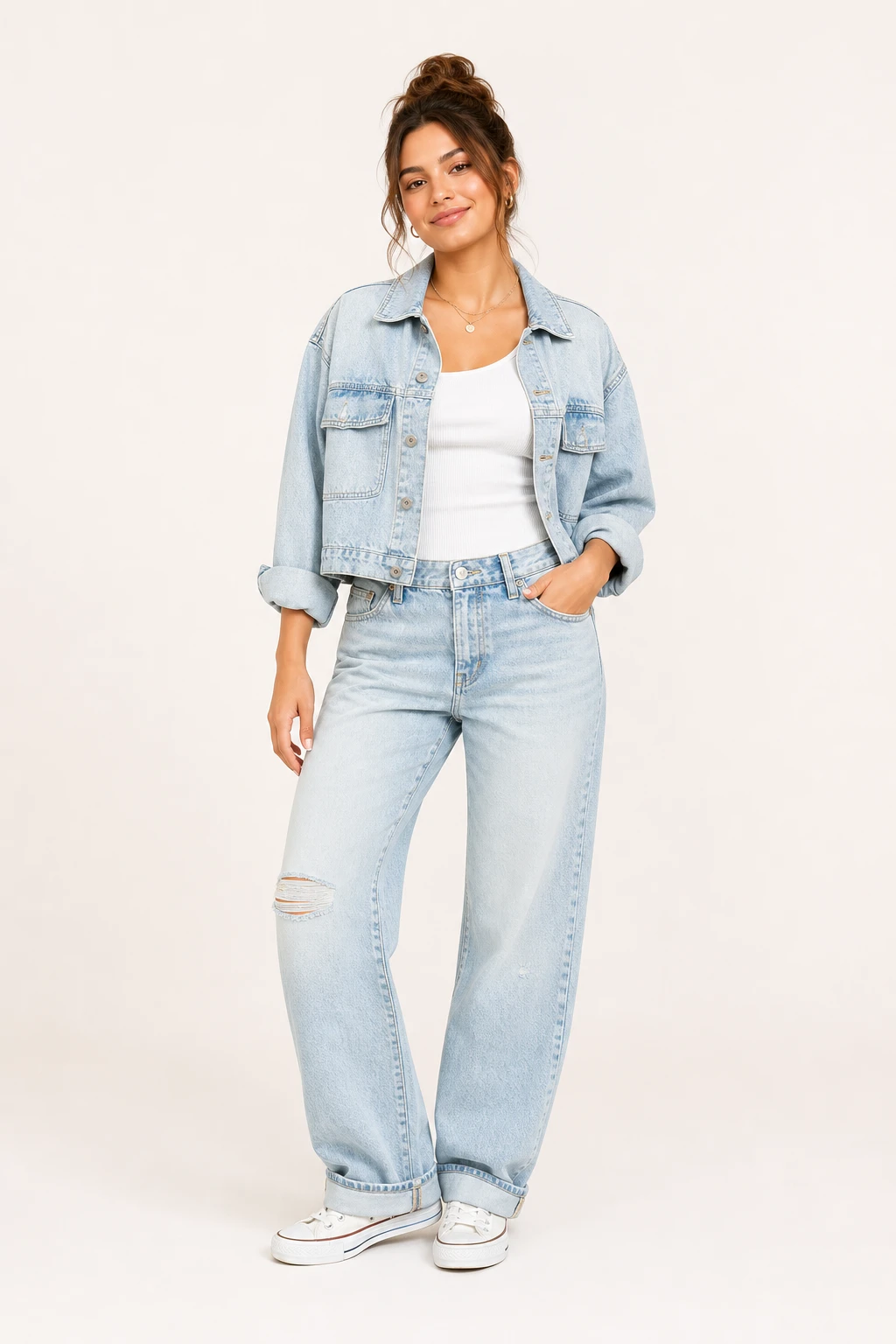 Denim casual · Look corto editorial